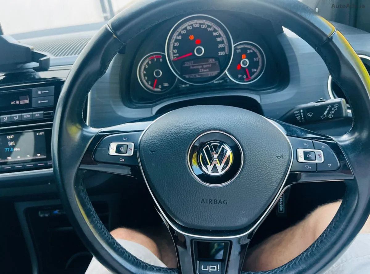 2017 Volkswagen up! – photo 18
