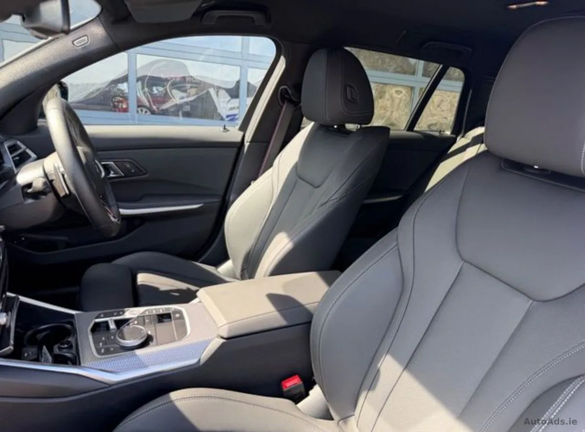 2025 BMW 3-Series – photo 13