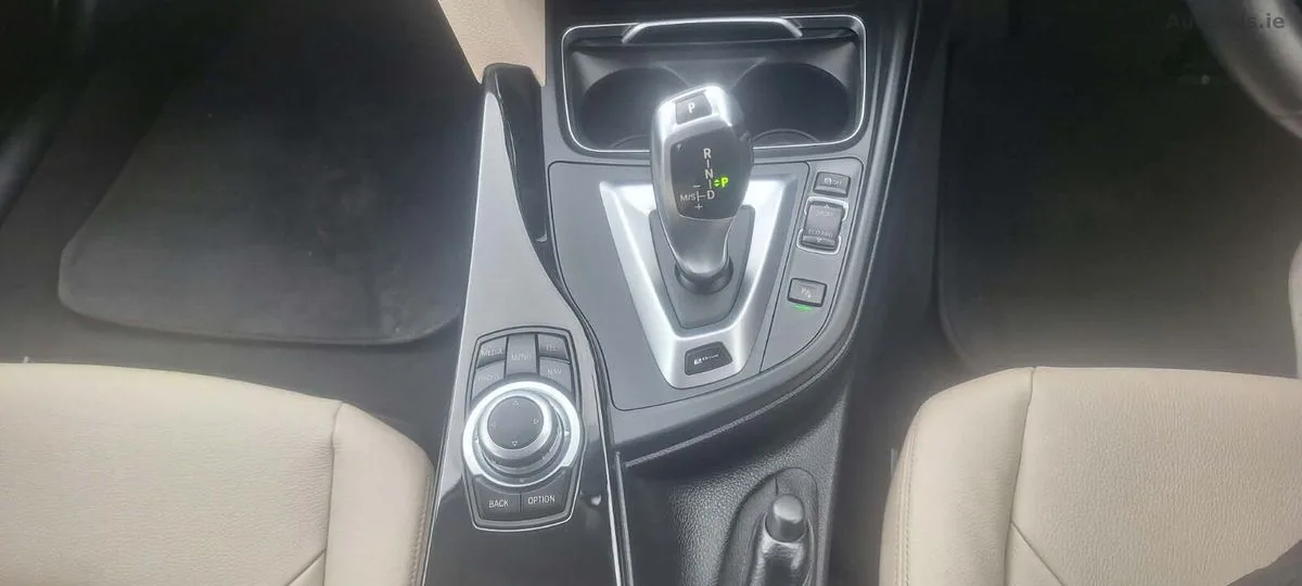 2017 BMW 3-Series – photo 14