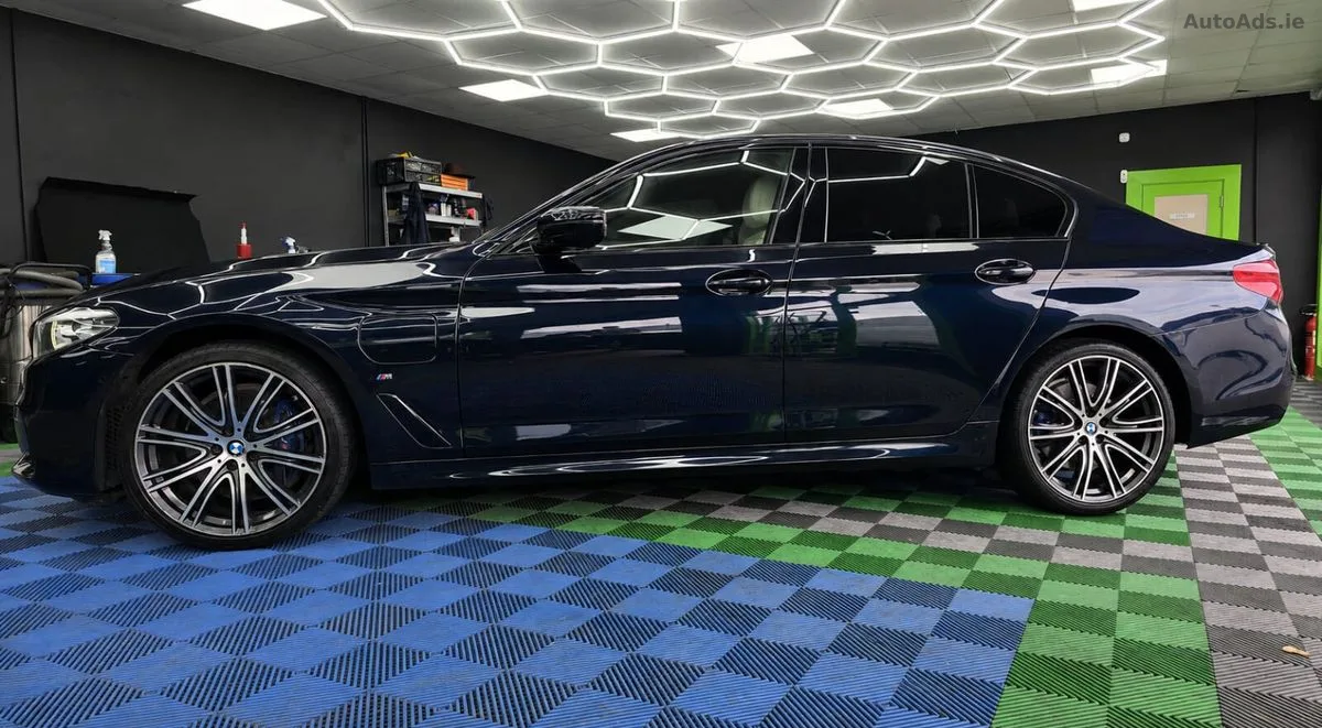 2020 BMW 5-Series – photo 9