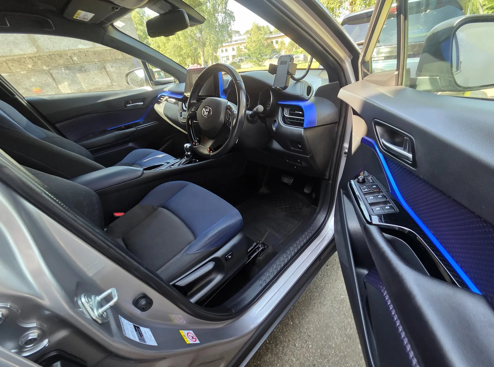 2018 Toyota C-HR – photo 2