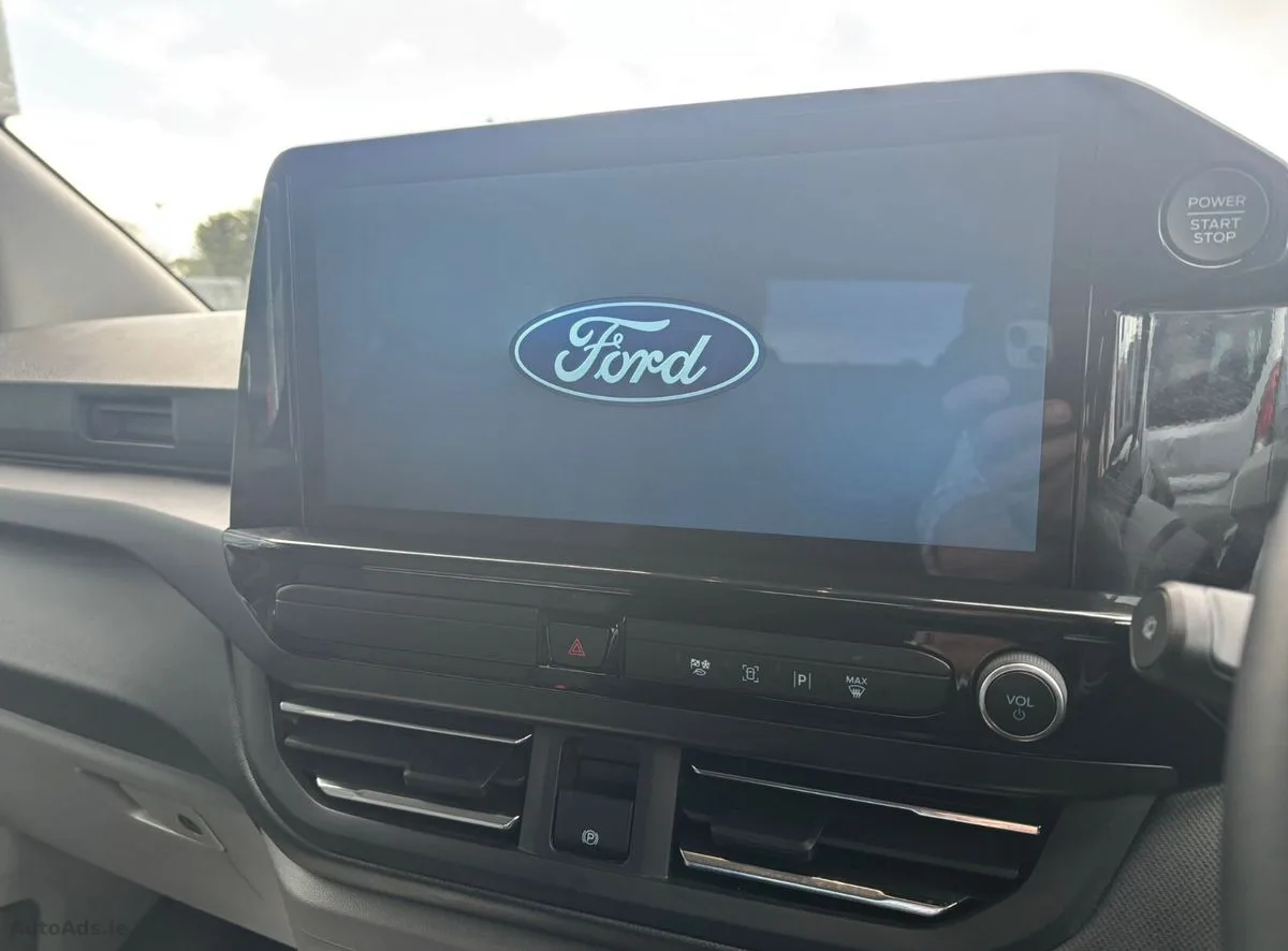 2026 Ford Tourneo Custom – photo 20