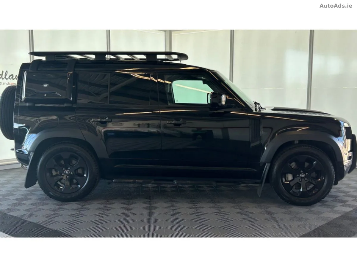 2023 Land Rover Defender – photo 2