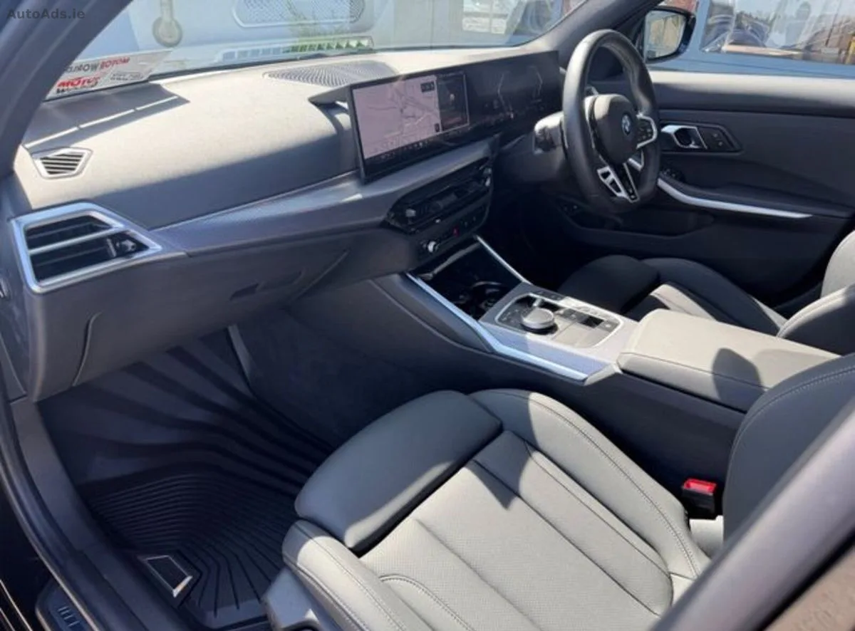 2025 BMW 3-Series – photo 11