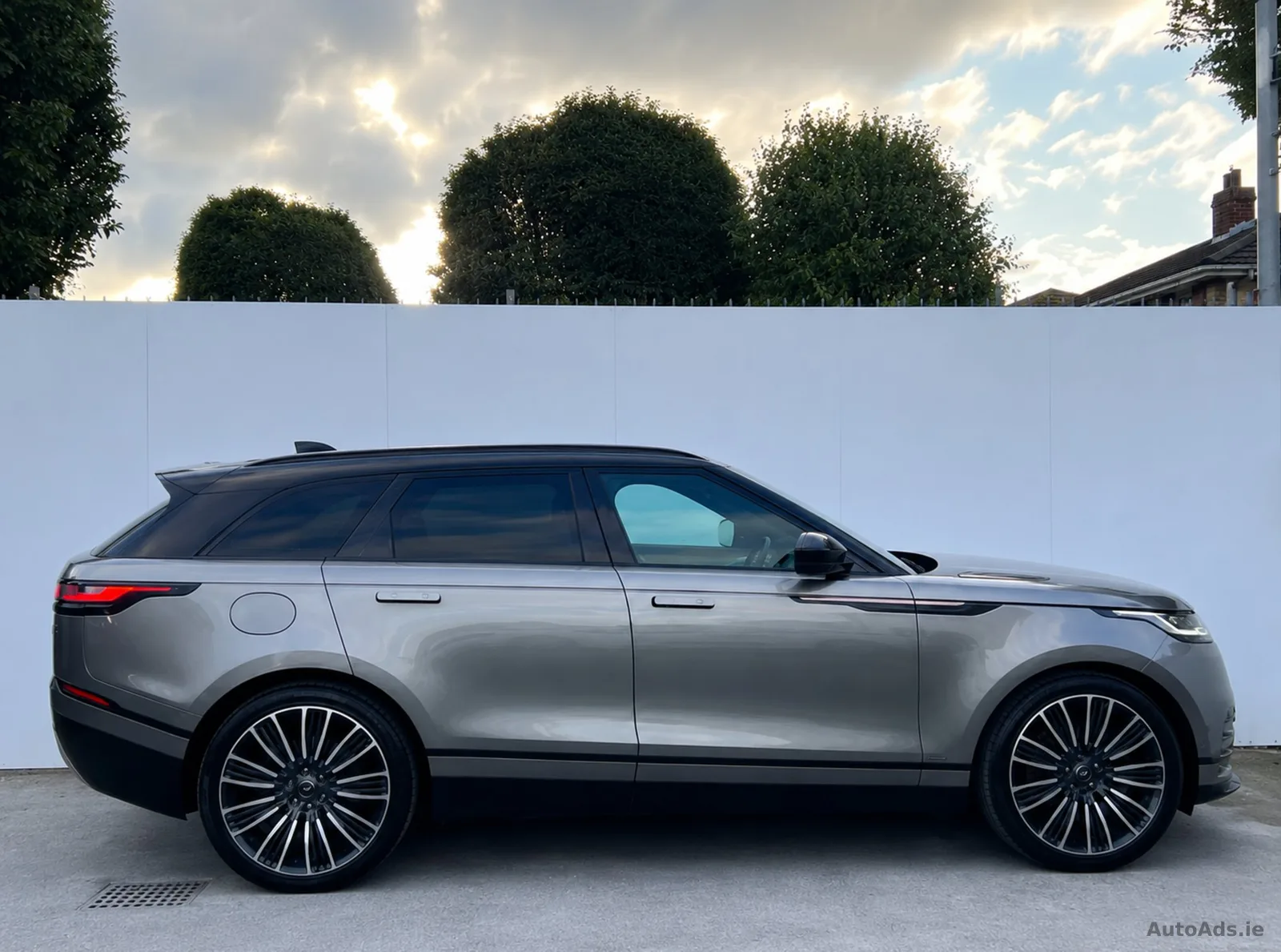 2017 Land Rover Range Rover Velar – photo 2