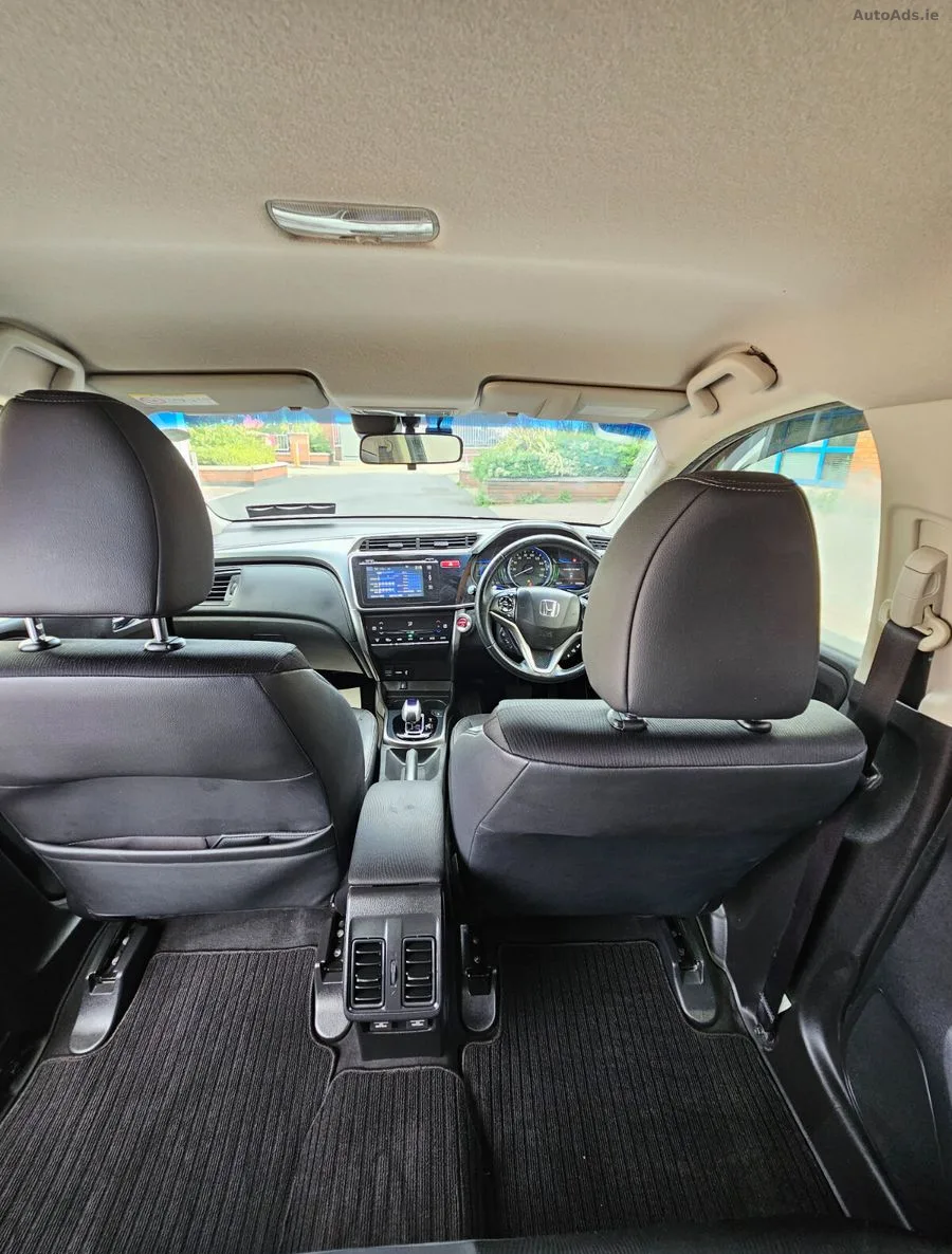 2015 Honda Grace – photo 13