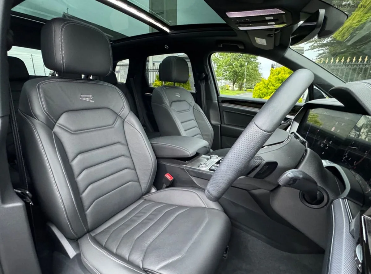 2024 Volkswagen Touareg – photo 11
