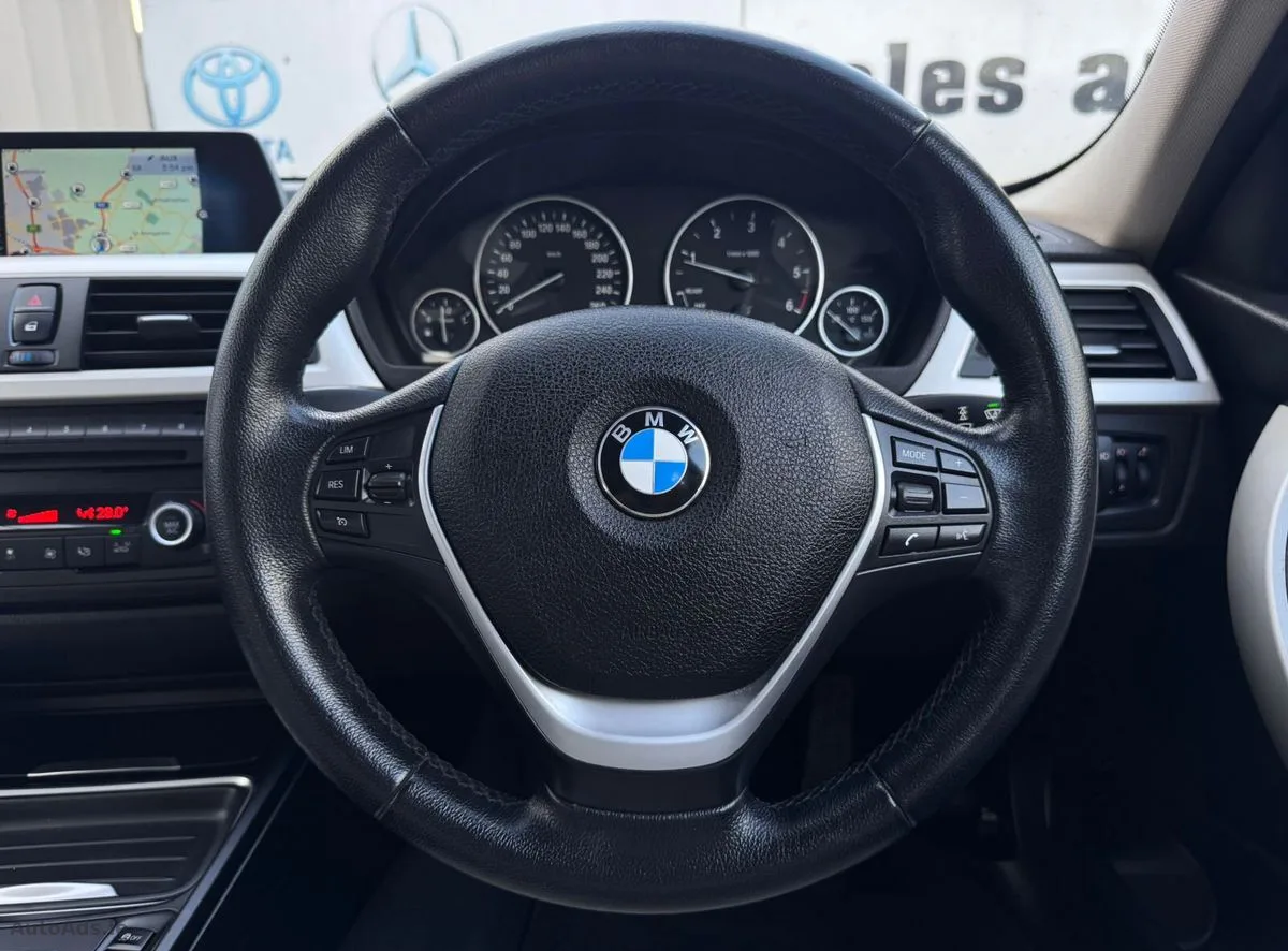 2015 BMW 3-Series – photo 18