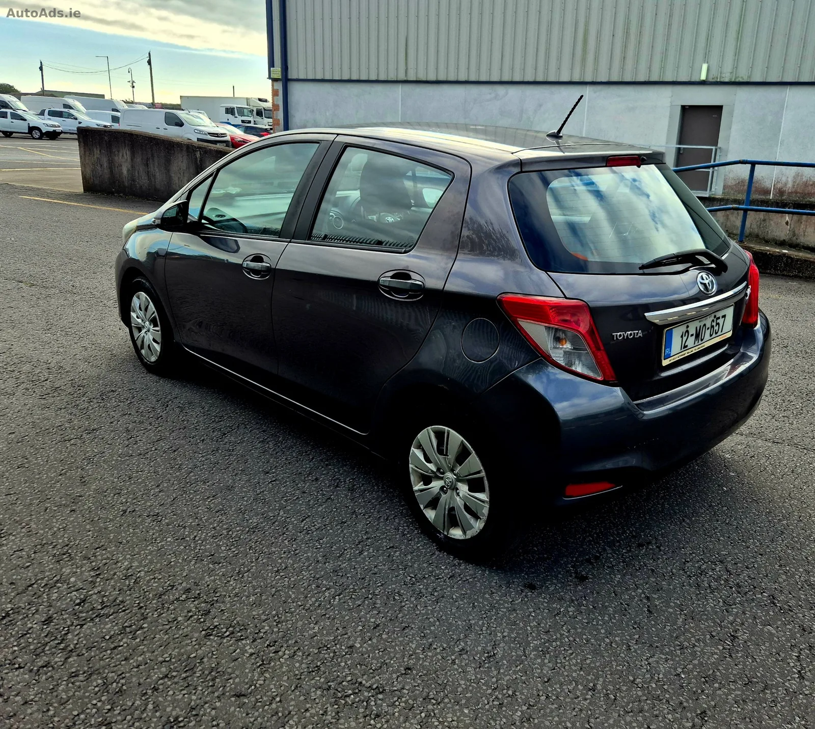 2012 Toyota Yaris – photo 5
