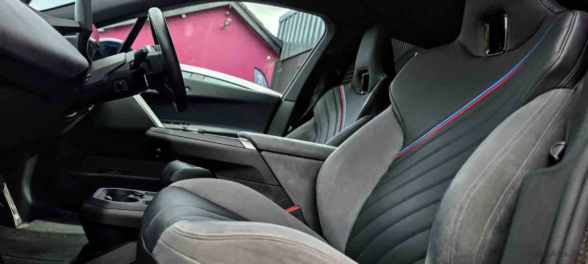 2025 BMW iX – photo 16