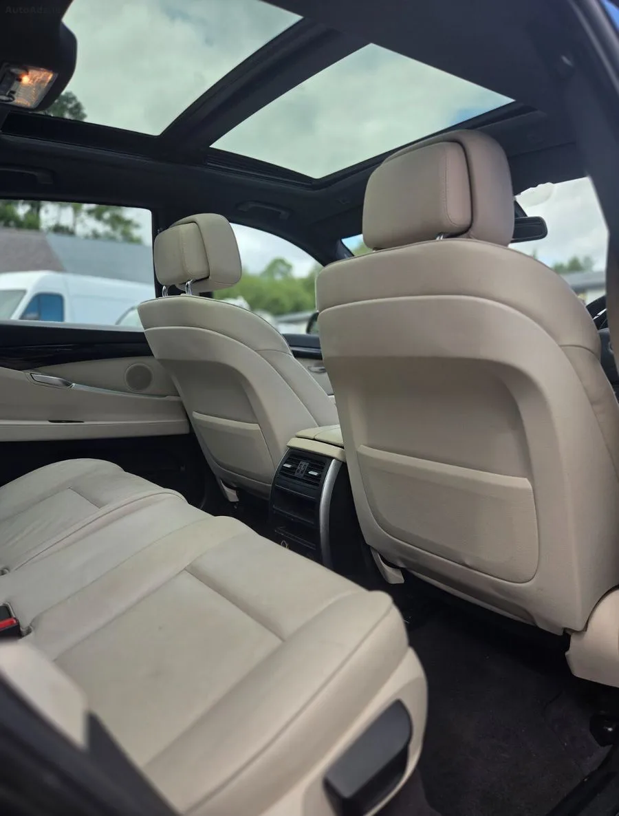 2013 BMW 5-Series – photo 18