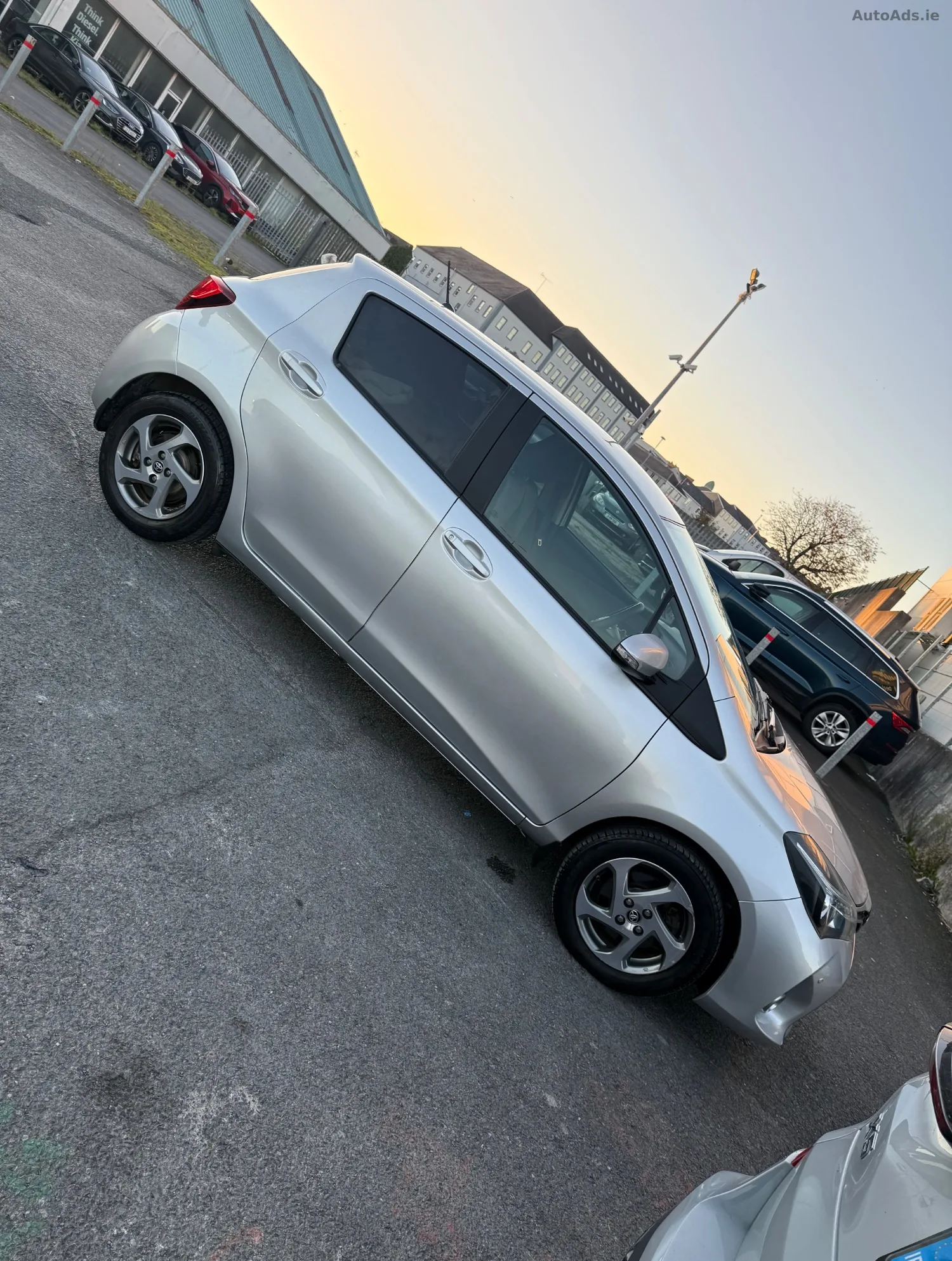 2014 Toyota Yaris – photo 3