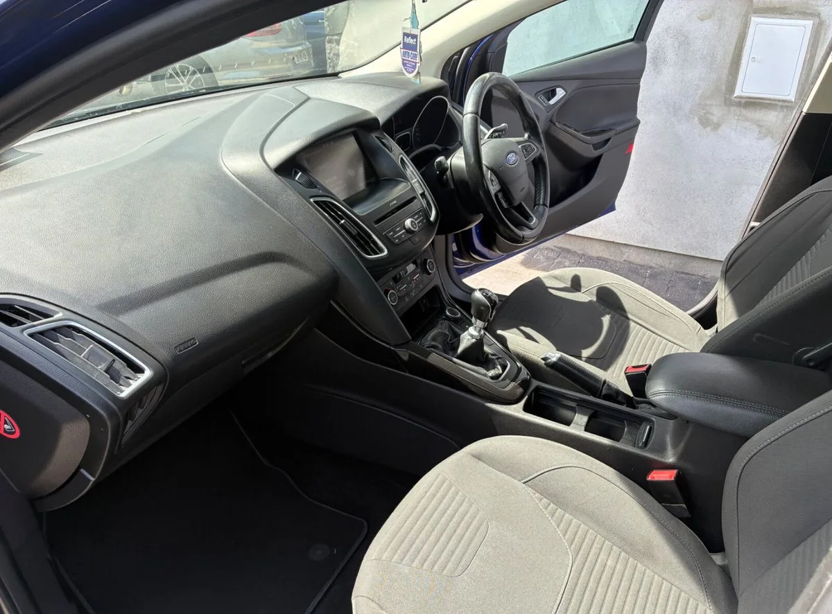 2016 Ford Focus – photo 20