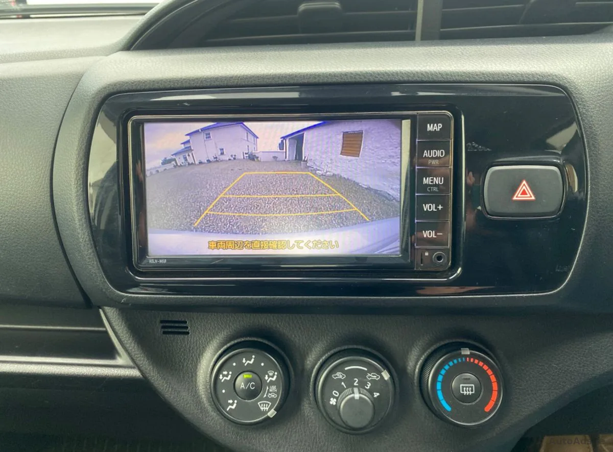 2019 Toyota Vitz – photo 13