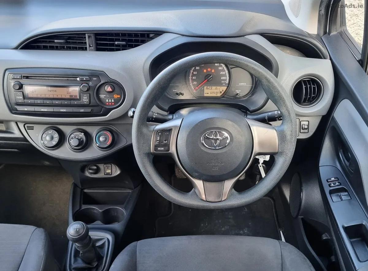 2015 Toyota Yaris – photo 19
