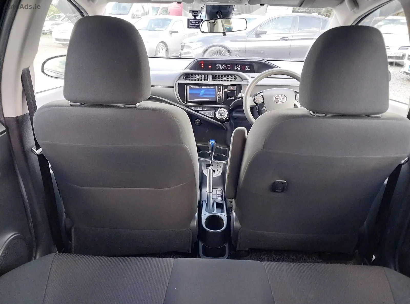 2016 Toyota Aqua – photo 13