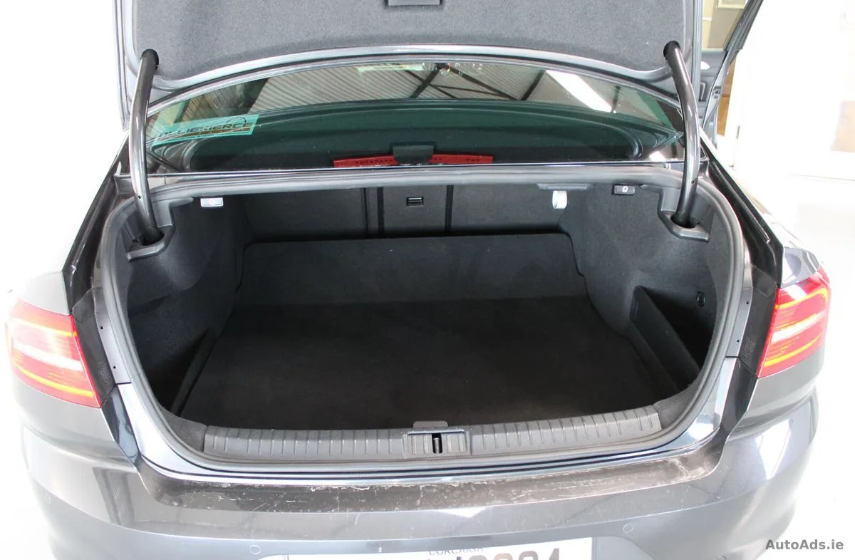 2018 Volkswagen Passat – photo 15