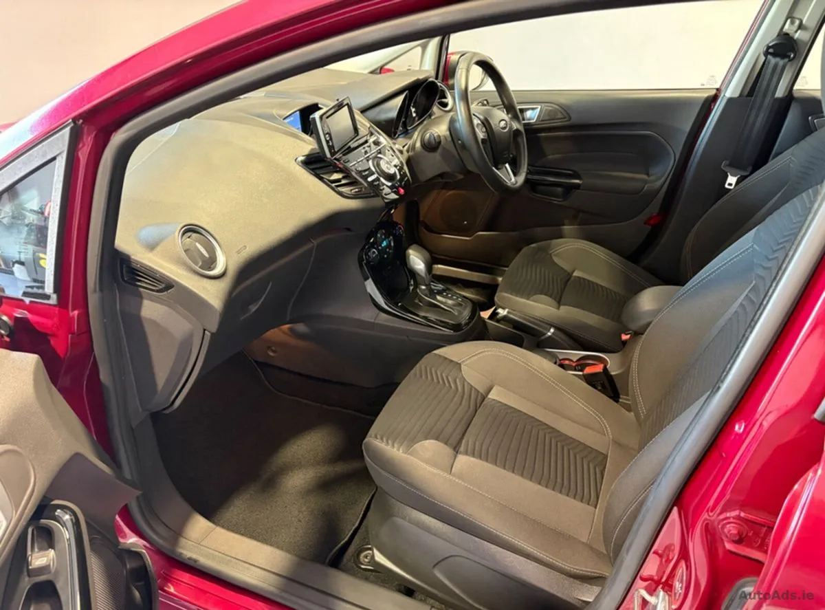 2015 Ford Fiesta – photo 8