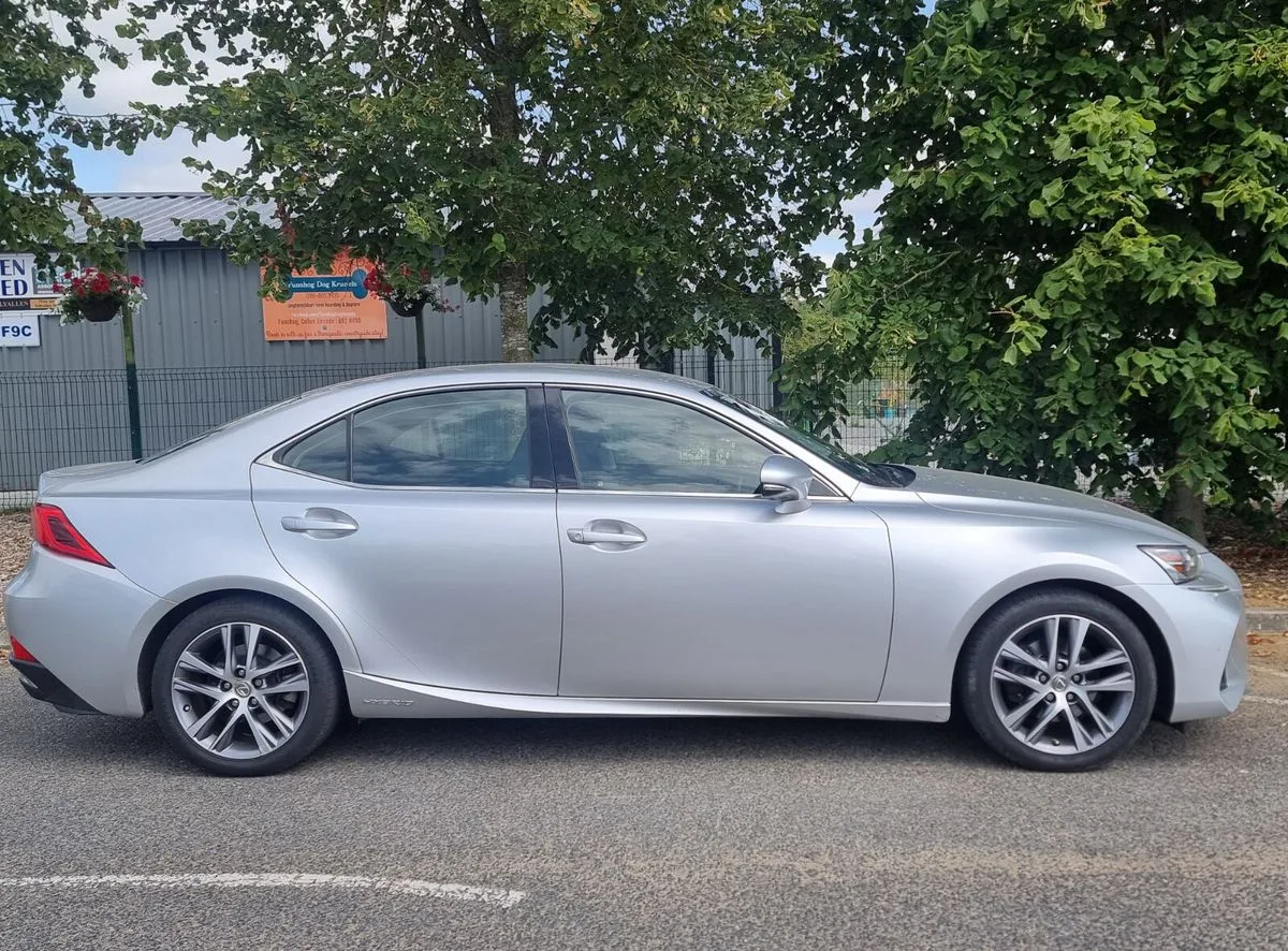 2020 Lexus IS – photo 17