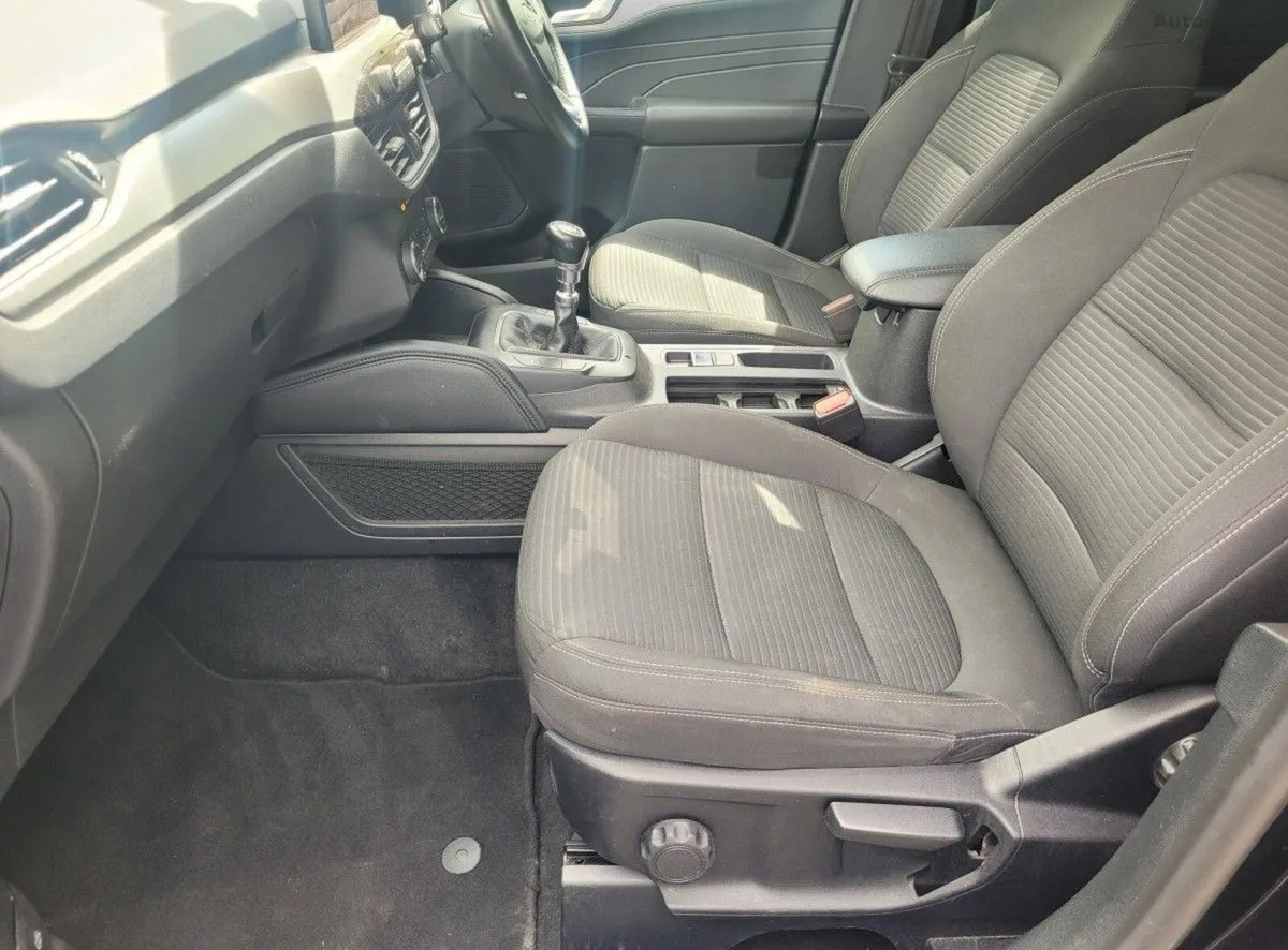 2022 Ford Kuga – photo 8