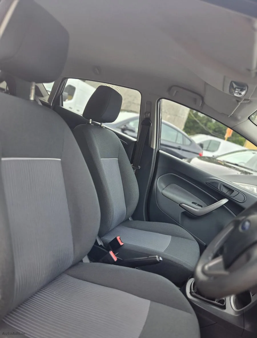 2011 Ford Fiesta – photo 14