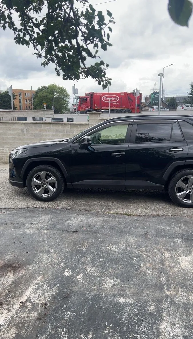 2021 Toyota RAV4 – photo 2