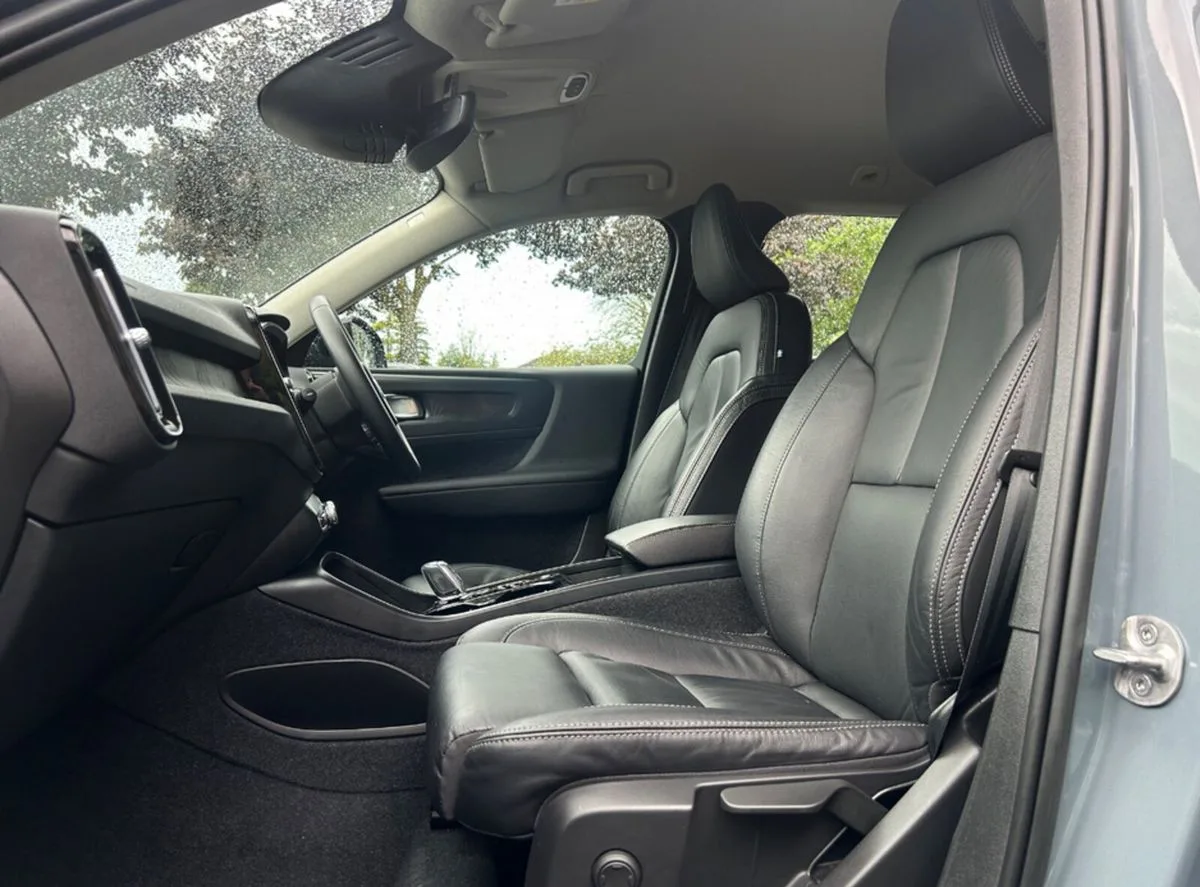 2023 Volvo XC40 – photo 11