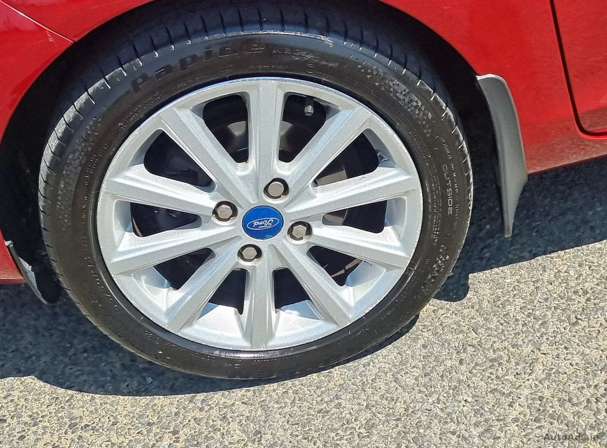 2016 Ford Fiesta – photo 13