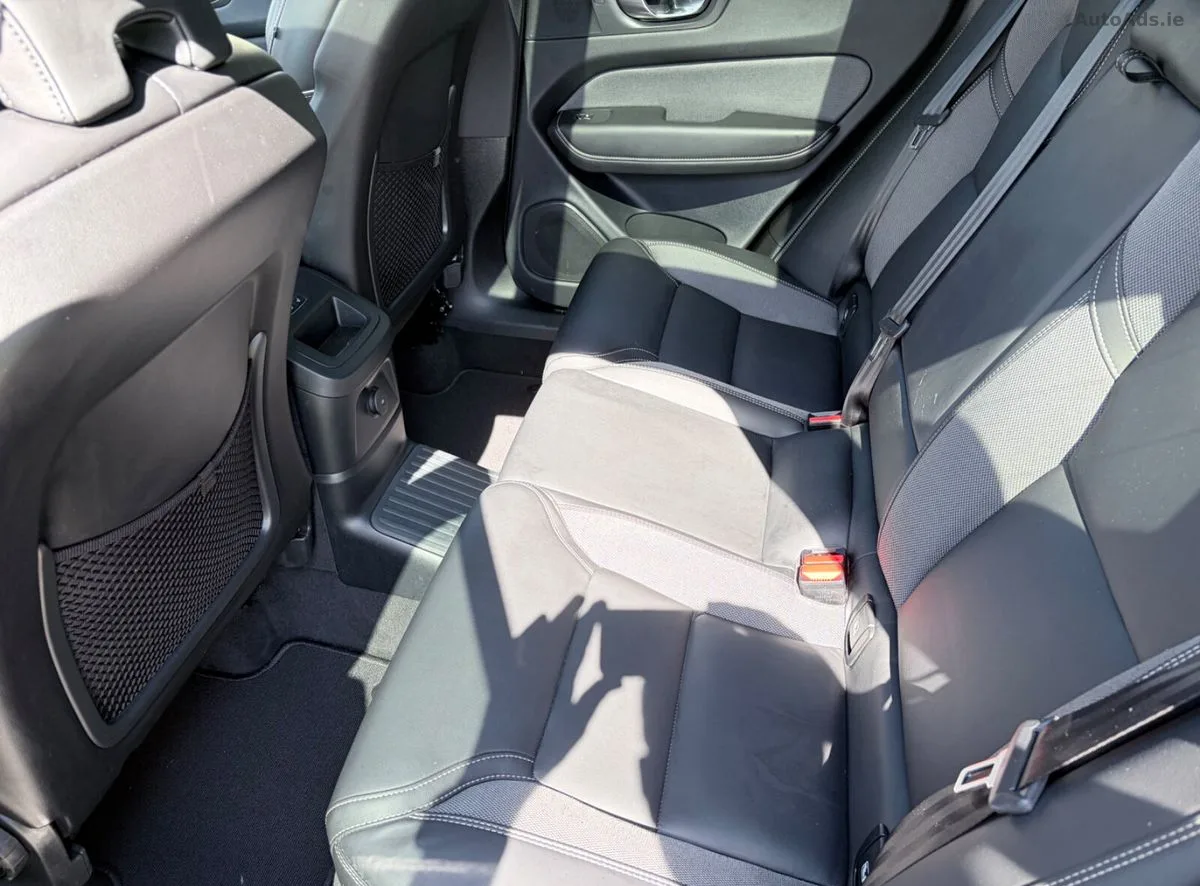 2025 Volvo XC60 – photo 18