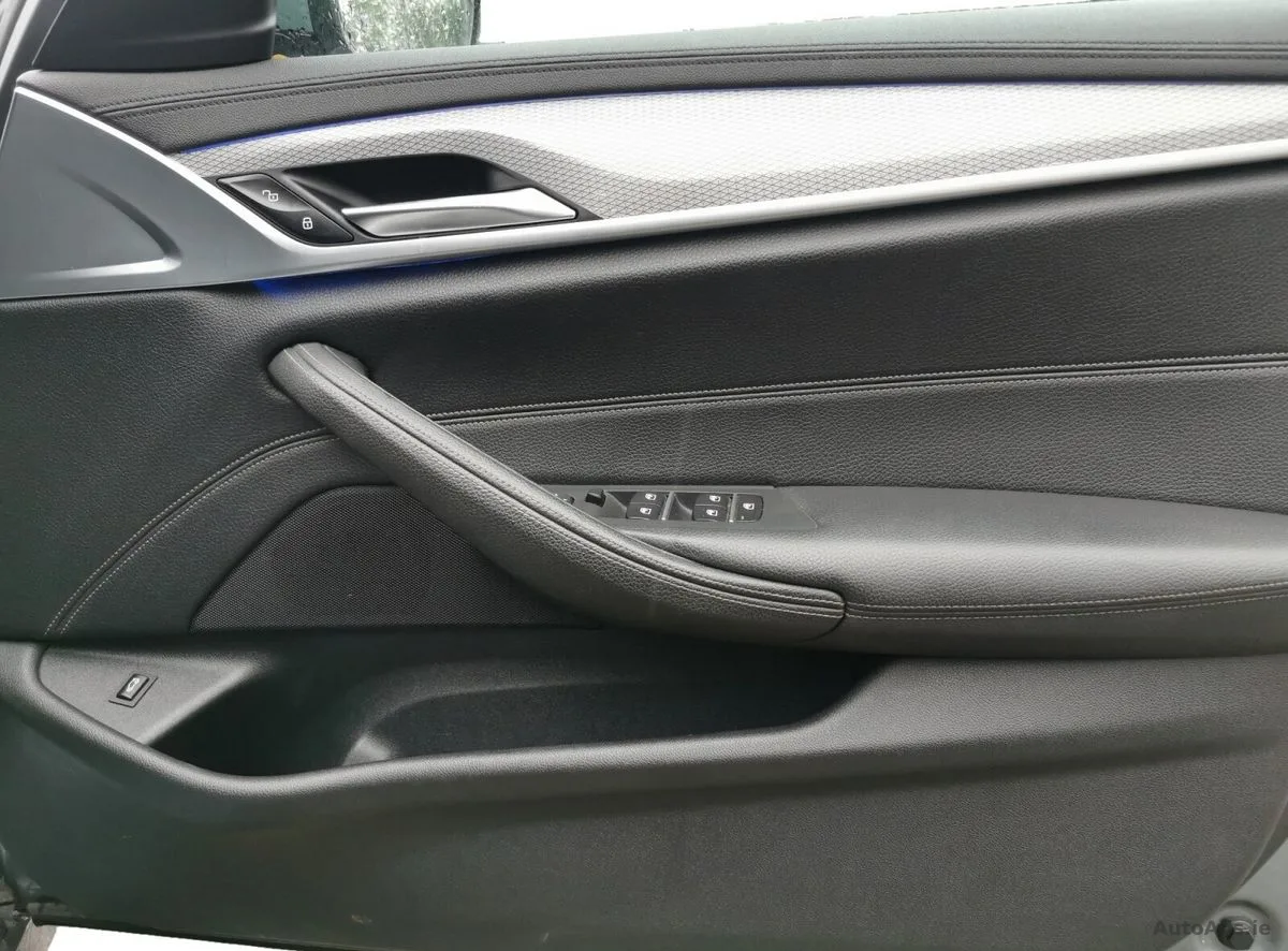 2019 BMW 5-Series – photo 8