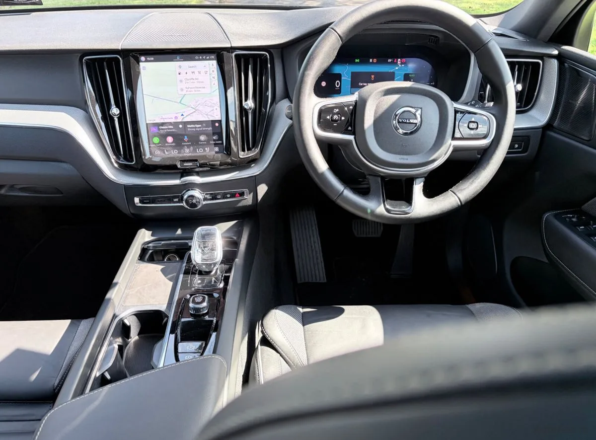 2025 Volvo XC60 – photo 11