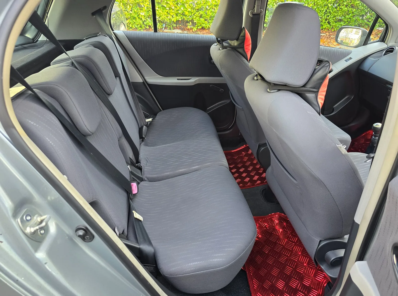 2010 Toyota Yaris – photo 6