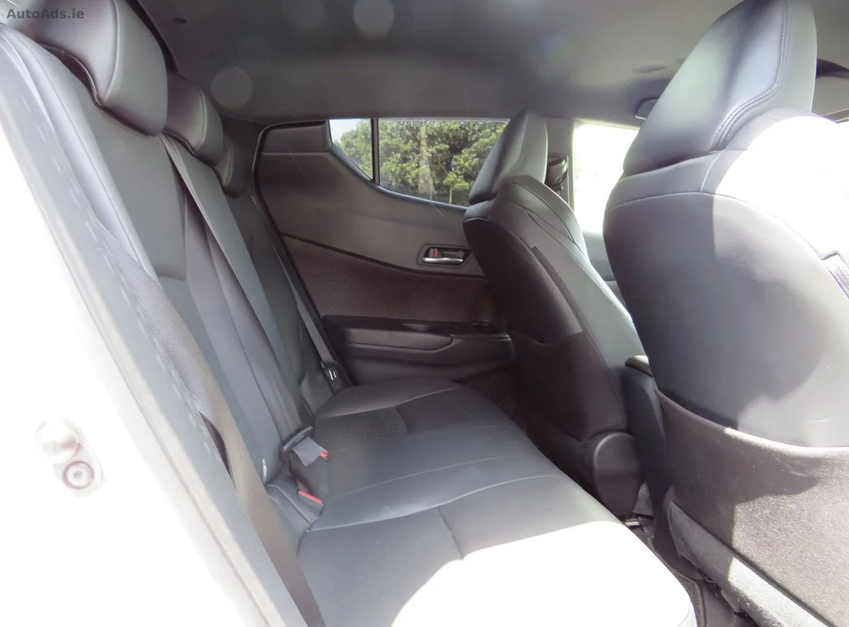 2017 Toyota C-HR+ – photo 11