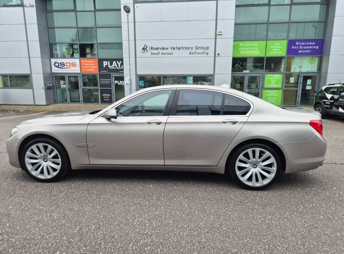 2009 BMW 7-Series – photo 8