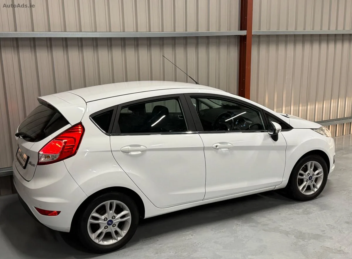2015 Ford Fiesta – photo 10