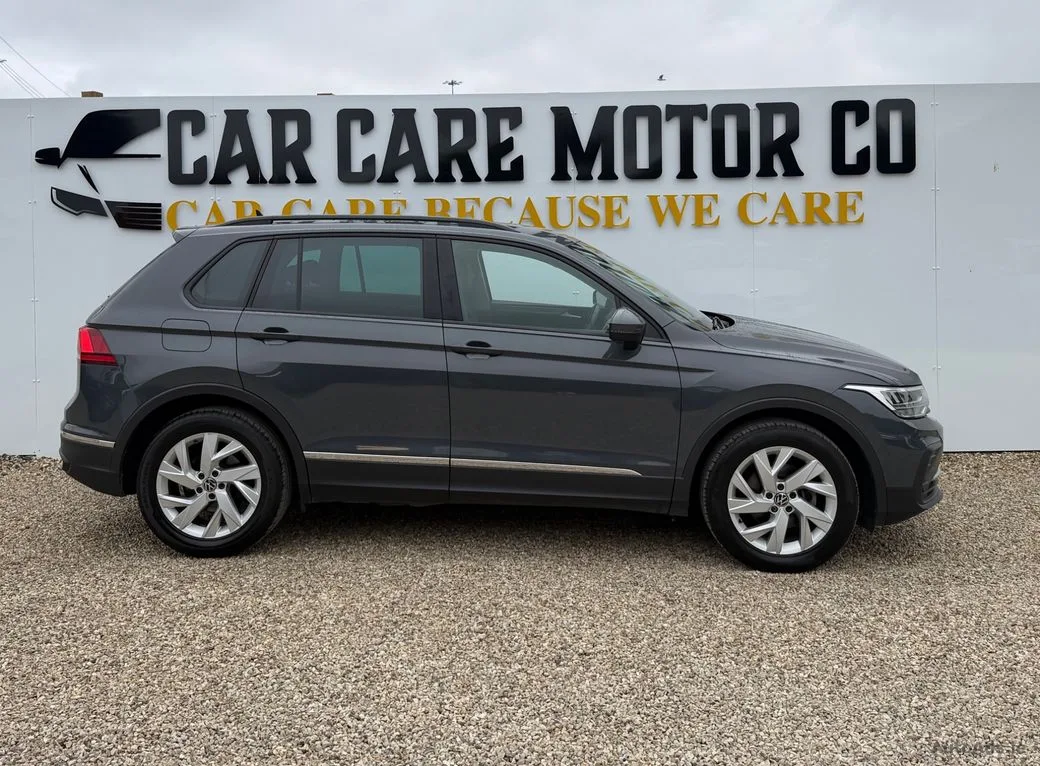 2023 Volkswagen Tiguan – photo 2