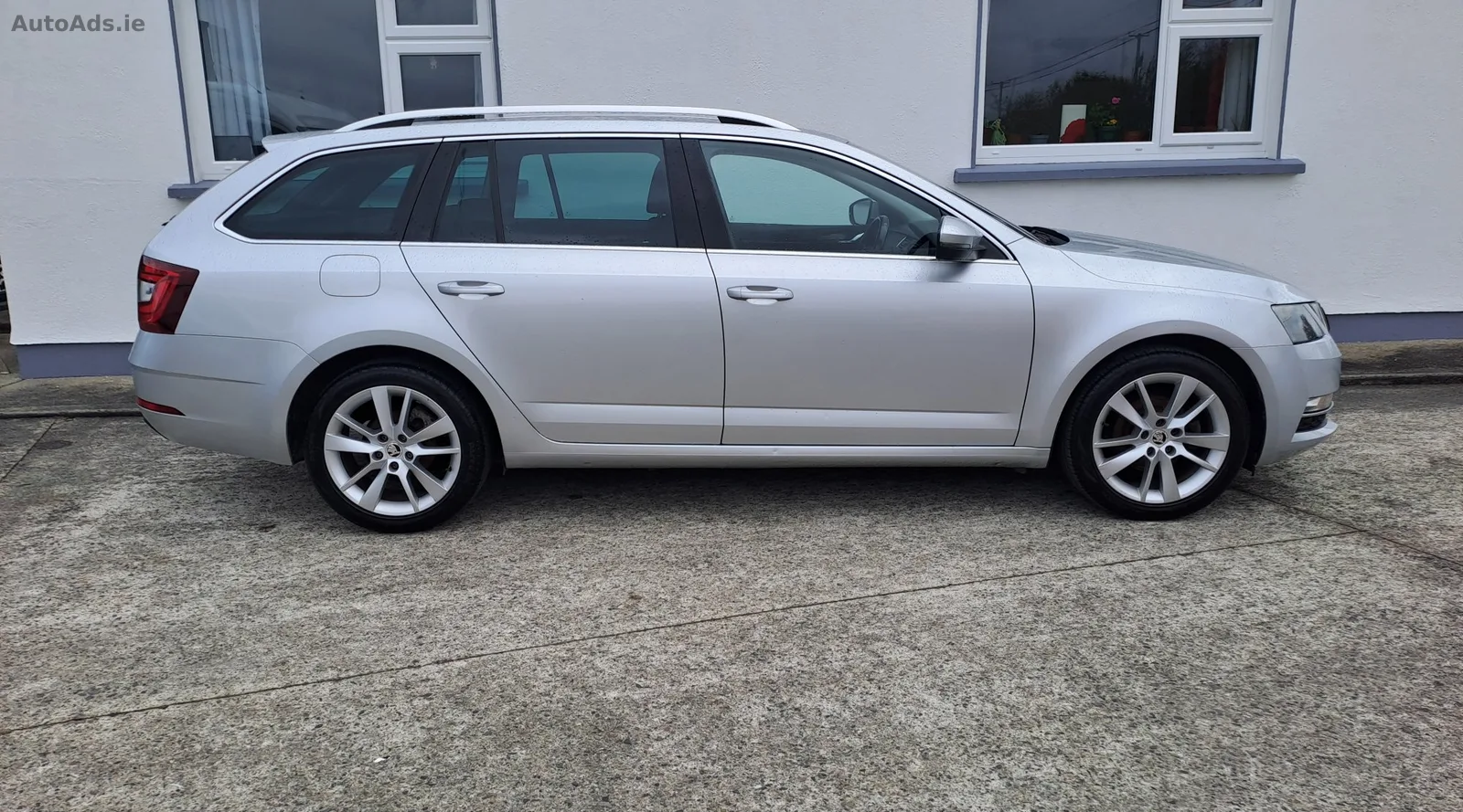 2017 Skoda Octavia – photo 2