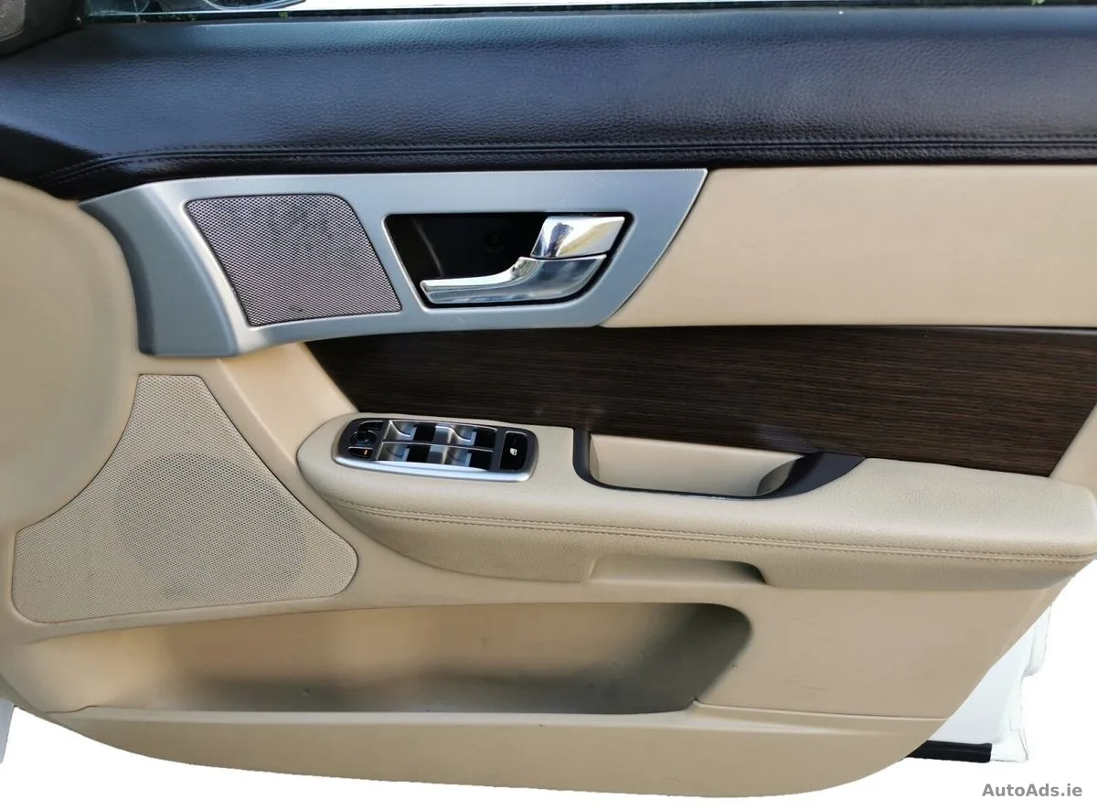 2011 Jaguar XF – photo 18
