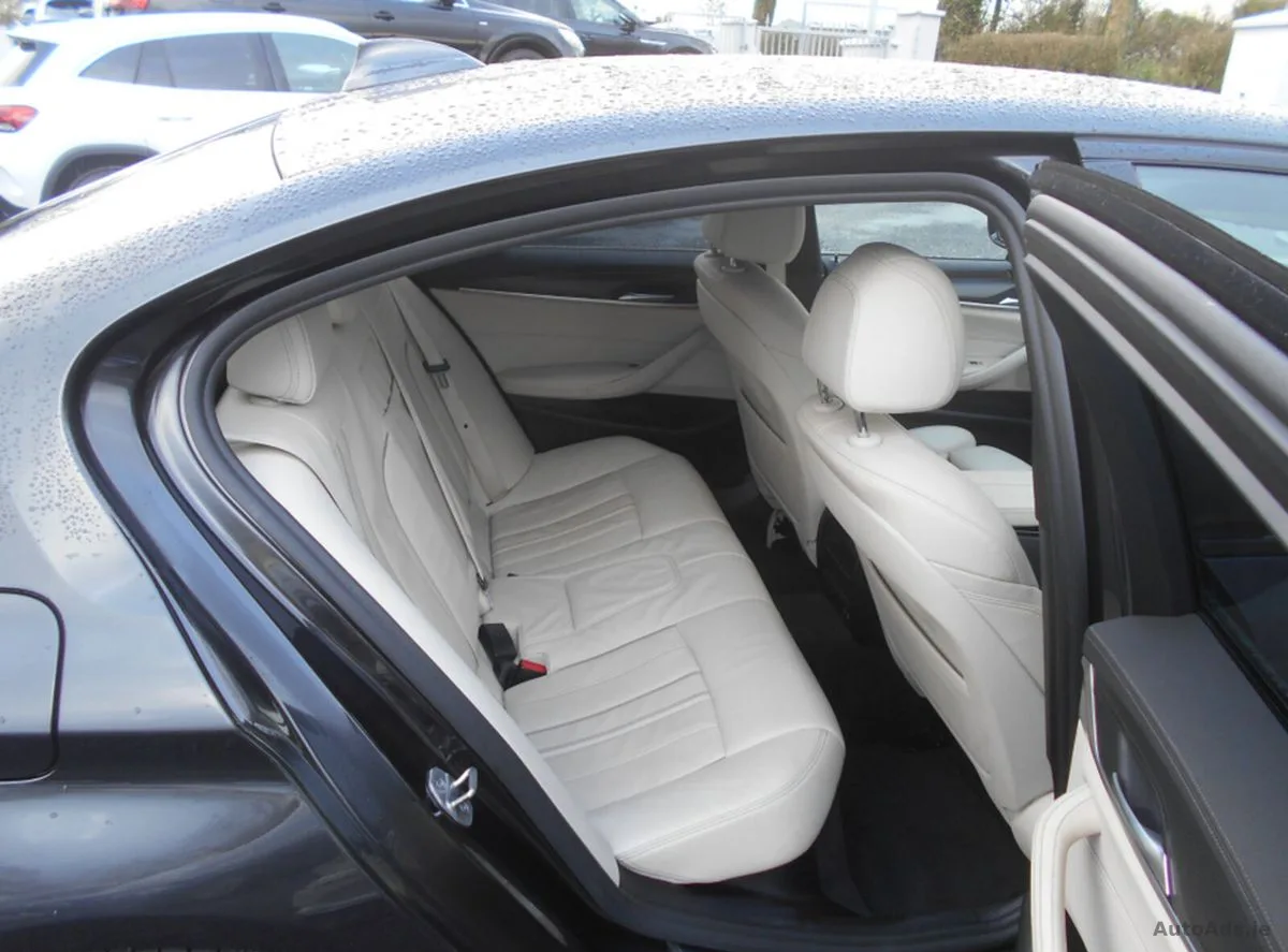 2022 BMW 5-Series – photo 5