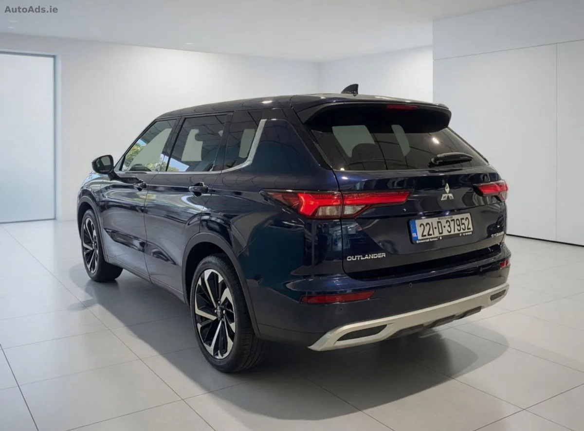 2022 Mitsubishi Outlander – photo 4