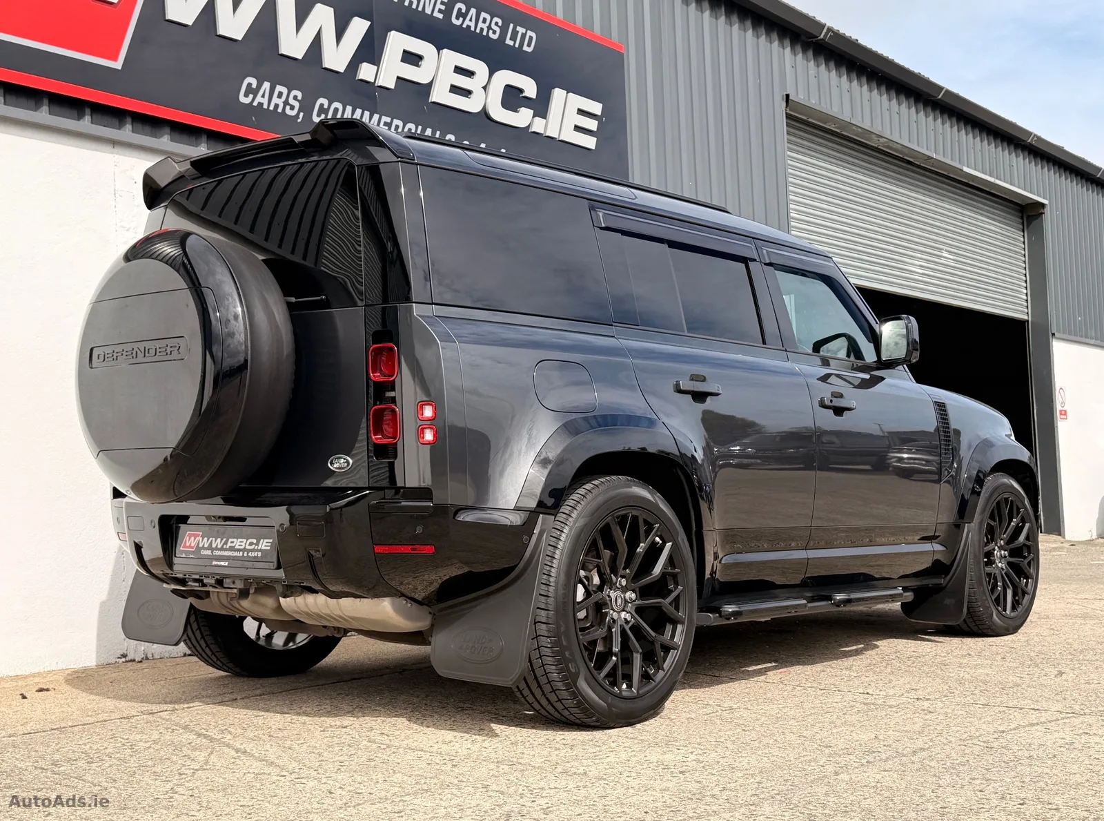 2023 Land Rover Defender – photo 4