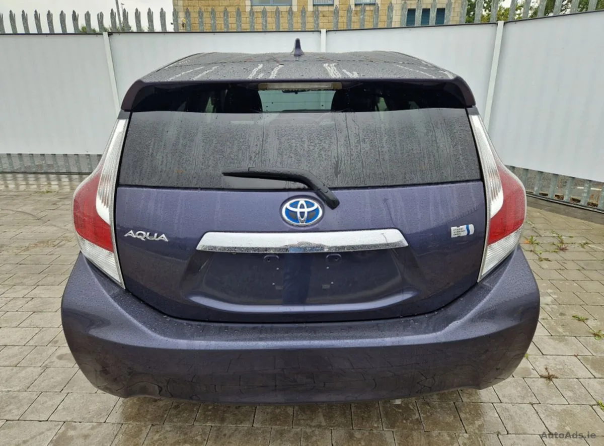 2015 Toyota Aqua – photo 9