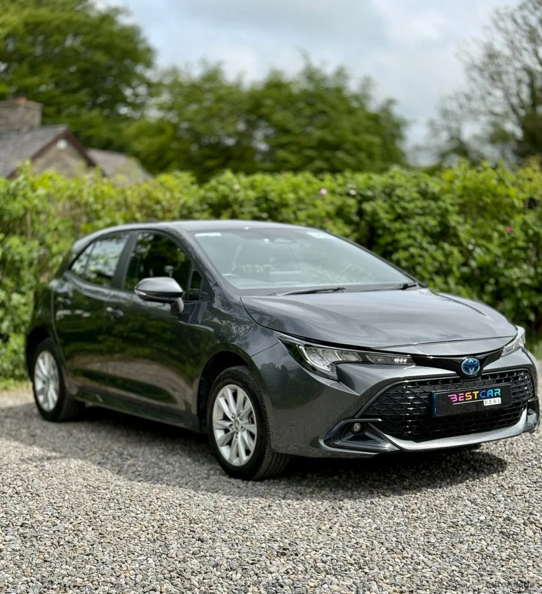 2025 Toyota Corolla – photo 2