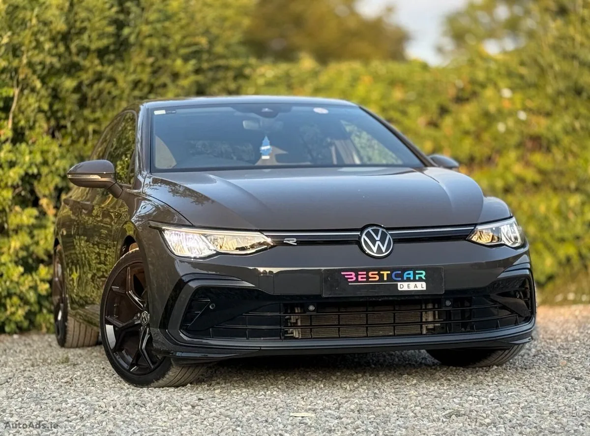 2023 Volkswagen Golf – photo 2