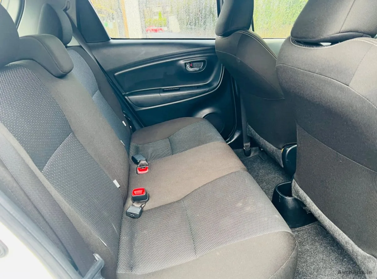 2020 Toyota Vitz – photo 12