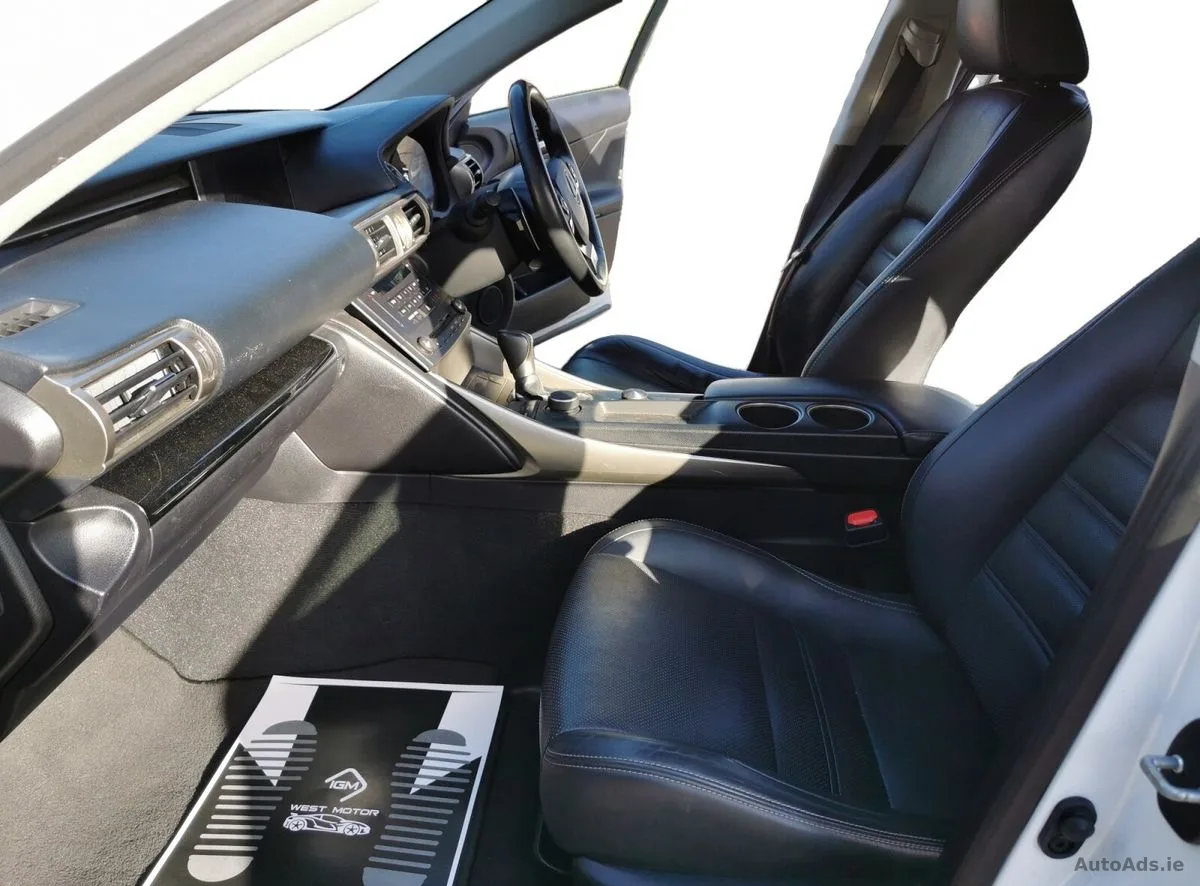 2015 Lexus IS – photo 15