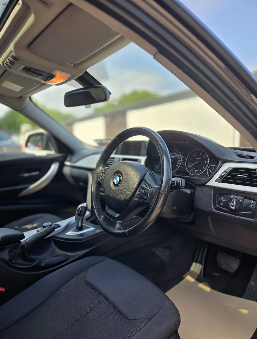 2012 BMW 3-Series – photo 14