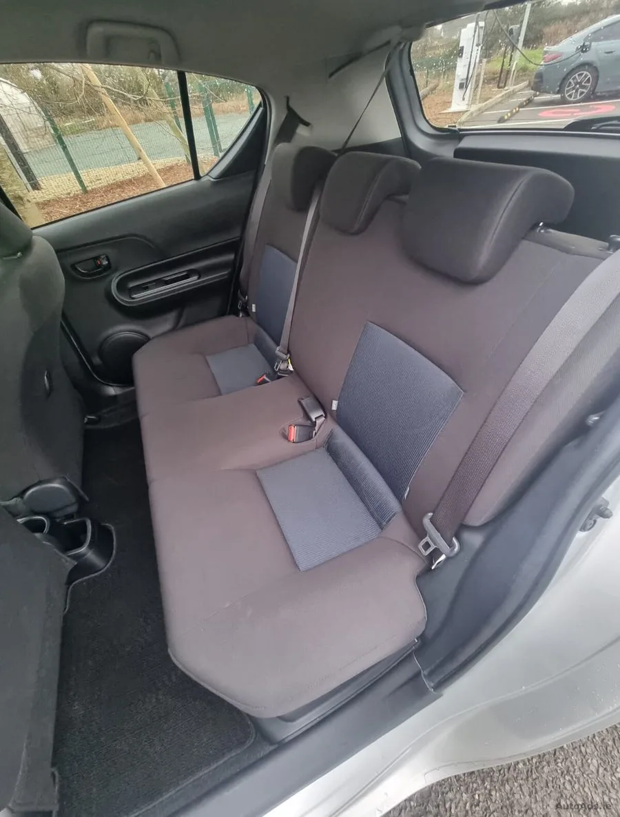 2021 Toyota Aqua – photo 12