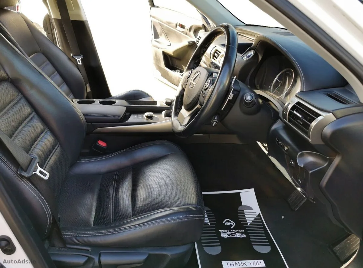 2015 Lexus IS – photo 16