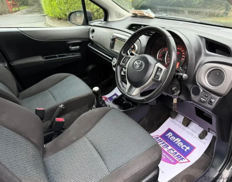 2012 Toyota Yaris – photo 10